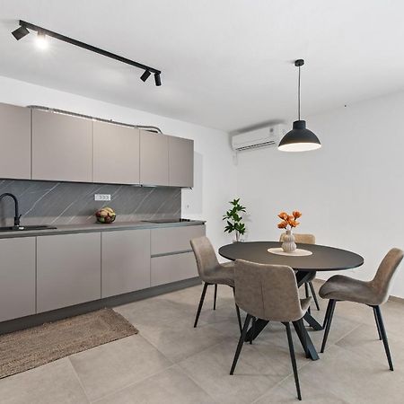 Poli Nona - Renovated In 2023 Apartment Porec Exterior photo